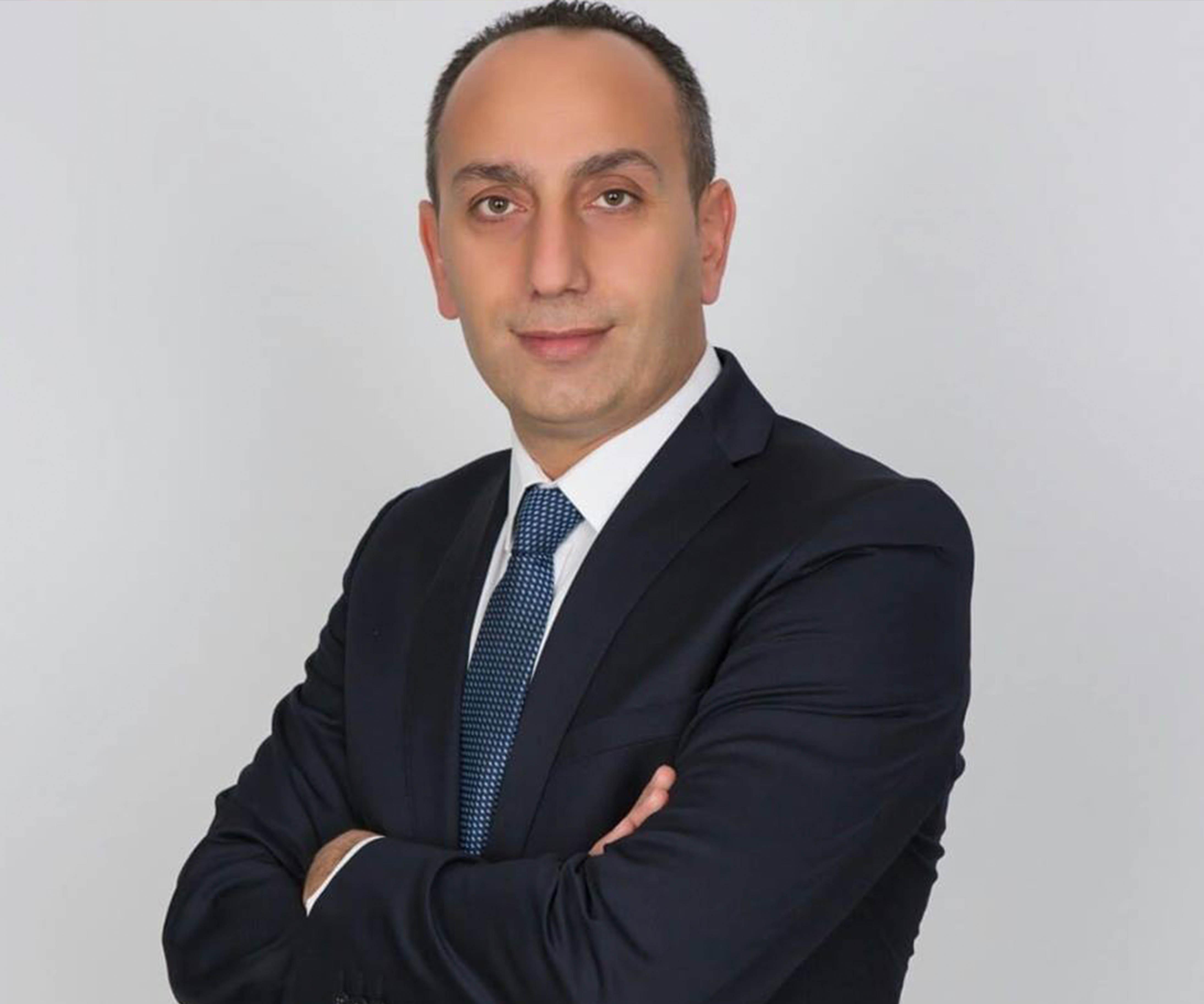 MUTLU ÖZEL